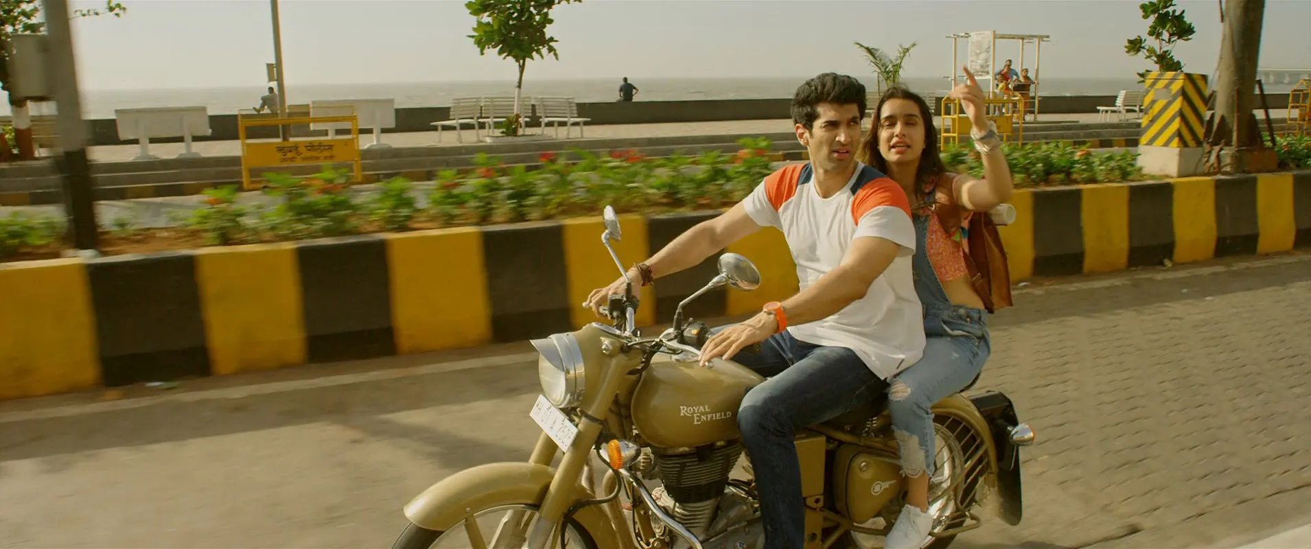Ok Jaanu 2017 DVDRip 720p Full Movie [1GB] Screenshot